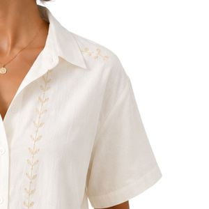 Camisa Corta Blanca Bordada Personalizada para Mujer, Blusa Casual de Verano con Botones y Manga Corta, Top de Moda con Logotipo Personalizado en Mezcla de Lino - Product Image 4
