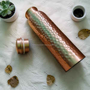 Bouteille d'eau en cuivre martelé artisanal, vaisselle de qualité supérieure et durable pour la maison, les voyages, la salle de sport et le fitness au meilleur prix - Product Image 3