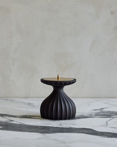 Ensemble de bougeoirs modernes noirs cannelés en fonte, texture côtelée, support pour bougies coniques, centre de table minimaliste pour salle à manger, décoration intérieure - Product Image 4