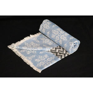 Bufanda Chal Jacquard de Algodón de Longitud Media para Mujer, Estilo Izzu International, Diseño Floral de Alta Calidad, Duradera, Superventas - Product Image 3