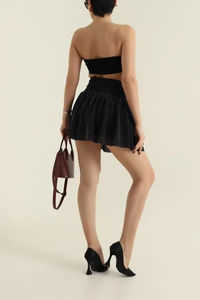 Ensemble de yoga et de fitness respirant sur mesure avec logo frontal, soutien-gorge de sport et jupe gainante pour grandes tailles - Product Image 5