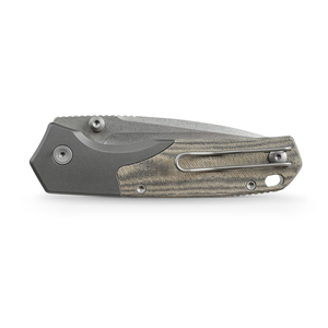 Navajas Plegables con Mango Texturizado Gris, Hoja de Acero Stonewashed con Punta Caída, Apertura con Perno de Pulgar y Orificio para Cordón para Uso en Exteriores - Product Image 3