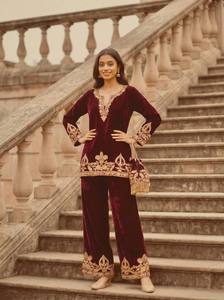Ensemble Anarkali en velours marron brodé avec pantalon palazzo, tenue traditionnelle indienne et pakistanaise pour mariage, pour femme, toutes saisons - Product Image 3