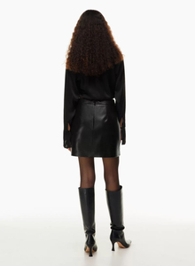 Jupe courte en similicuir taille haute pour femme, fente asymétrique, couleur unie, style brillant et sexy, toutes saisons - Product Image 2
