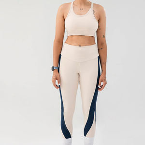 Ensembles de sport 2 pièces personnalisés grande taille pour femmes : Soutien-gorge de sport et legging taille haute pour yoga, gym et fitness - Product Image 1