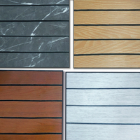 Le plus récent autocollant mural en mousse 3D grain de bois sculpté grille rouleaux papier peint auto-adhésif pour la décoration intérieure de la maison