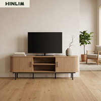 Mueble de TV moderno de madera con almacenamiento para sala de estar, para televisores de 65 pulgadas o más, diseño minimalista de montaje en suelo.