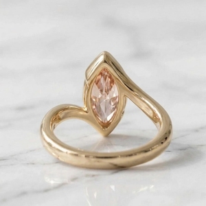 Bague en or jaune 9 carats certifiée IGI avec diamant rose taille marquise de 2 carats VS1, bijou de luxe pour femme, idéal pour fiançailles ou mariage, cadeau de joaillerie fine - Product Image 5