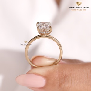 Bague de fiançailles solitaire en or massif 14 carats avec diamant de laboratoire CVD de 2,50 carats, taille coussin, couleur F, clarté VS1, certifié IGI - Product Image 4