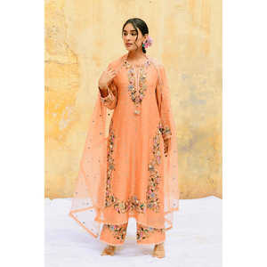 Conjunto de Traje de Fiesta para Mujer de Diseñador con Top-Plazzo y Dupatta con Bordado Intenso - Product Image 6