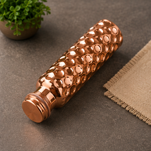 Bouteille d'eau portable en cuivre pur, or rose, à motif nid d'abeille gaufré, faite à la main, design traditionnel - Product Image 6