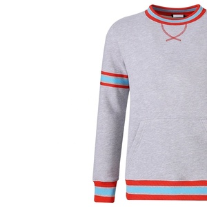 Sweat-shirt gris pour homme de la Fraternité, coupe classique, col rond, en coton tricoté, style décontracté avec bordure rayée rouge et bleue - Product Image 4