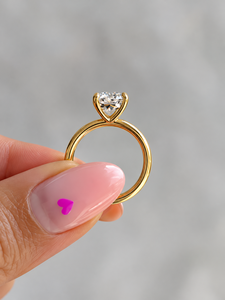 Bague solitaire classique en or jaune 14 carats plaqué or, sertie de diamants taille brillant, disponible à prix compétitif. - Product Image 5
