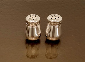 Ensemble de salières et poivrières en métal anti-fuite avec corps rechargeable pour la cuisine, la salle à manger et l'extérieur - Product Image 5