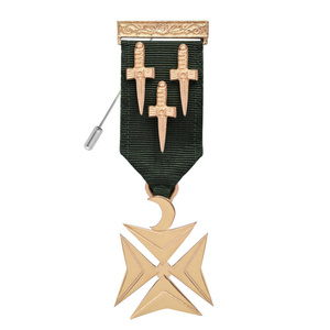 Medalla de Cruz de Malta Chapada en Oro para Oficiales de los Caballeros de Constantinopla, Insignia Masónica, Cinta Moderna de Estilo Antiguo - Product Image 1