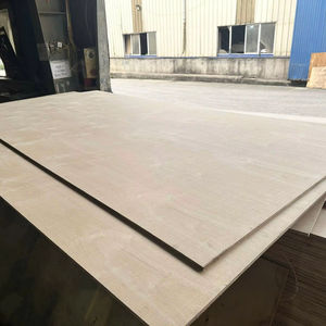 Panneau de contreplaqué mélaminé de haute qualité en bois de gomme douce, écoresponsable, pour meubles, émission de formaldéhyde E1/E0 - Product Image 1