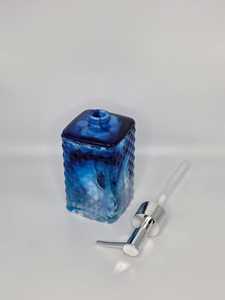 ชุดอุปกรณ์ห้องน้ำเรซิ่นรักษ์โลกสีน้ำเงินเข้มลายวน วาดด้วยมือ พร้อมถาดวางสบู่และอุปกรณ์อื่นๆ ของตกแต่งบ้านสไตล์แฮนด์เมด - Product Image 4