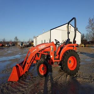Tractor Agrícola Kubota L3902 de Primera Calidad con Potente Rendimiento y Operación Confiable en el Campo - Product Image 1