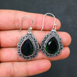Boucles d'oreilles personnalisées en diopside chromé créé en laboratoire, argent sterling 925, 1,9 pouce, bijoux faits à la main en pierres précieuses, boucles d'oreilles fines antiques, cadeau - Product Image 1