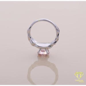 Anillo de Compromiso con Nudo Celta y Diamante Rosa Cultivado en Laboratorio, Corte Redondo, en Oro Blanco de 14K, Anillo de Promesa Vintage para Mujer - Product Image 5