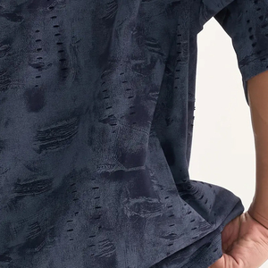 Camiseta Gráfica de Mezcla de Seda/Algodón para Hombre, Estilo Vintage, Denim Desgastado, Corte Holgado, Oversize, Ecológica - Product Image 6