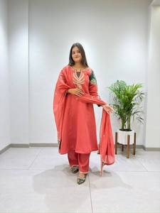 Conjunto de Salwar Tradicional para Mujer, Estilo Mul Chandari, Largo hasta el Tobillo, Color Rojo, Bordado, Corte Regular, Ropa Casual, Estilo India-Pakistán, Envío Rápido - Product Image 2