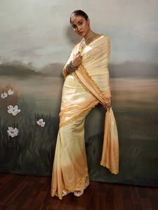 Sari artesanal para mujer, vibrante vestimenta cultural india, perfecto para festivales y reuniones culturales, disponible para la venta - Product Image 2