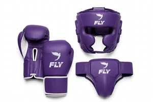 Ensemble de boxe de qualité supérieure de couleur orange avec logo personnalisé, fabriqué en cuir véritable avec lacets à boucles et crochets antidérapants pour le Muay Thai - Product Image 3