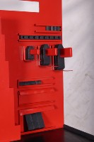 Station de travail industrielle pour le rangement d'outils, 4 tiroirs, système de verrouillage centralisé, surface de travail, montage d'écran, OEM/ODM personnalisable, 350 kg
