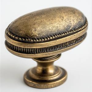 Poignée de porte classique en laiton finition antique, forme ronde solide pour armoire et placard - Product Image 1