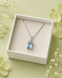 Collar con Colgante de Topacio Azul en Plata de Ley 925 con Gema Rectangular, Diseño Minimalista para Mujer - Product Image 4