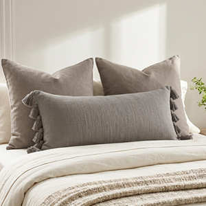 Housse de coussin lombaire décorative bleue avec pompons, coussin de banc moderne style ferme - Product Image 3