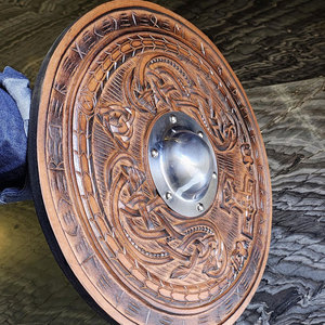 Escudo Redondo Vikingo Auténtico de Madera, Diseño Nórdico Clásico, Madera Hecha a Mano Resistente para Exhibición Histórica y Coleccionistas - Product Image 2