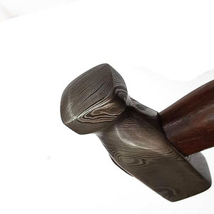 THEWIZ CRAFTS Martillo de Acero de Damasco de Grado Industrial Hecho a Mano por Artesanos, Patrón Único para Herrería, Mango de Madera y Acero Antideslizante - Product Image 6