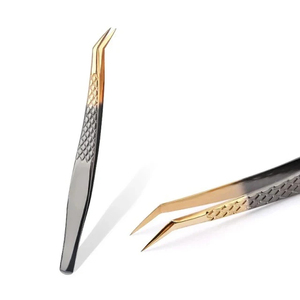 Pince à épiler en acier inoxydable argenté de haute qualité avec pointe précise, durable et antistatique pour usage en salon - Product Image 1