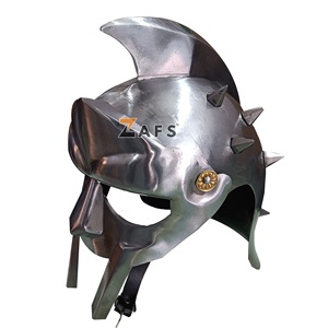 Casco de Gladiador Hecho a Mano en Acero Suave, Armadura Romana, Casco de Guerrero Histórico, Disfraz de Cosplay, Pieza de Exhibición Duradera - Product Image 2
