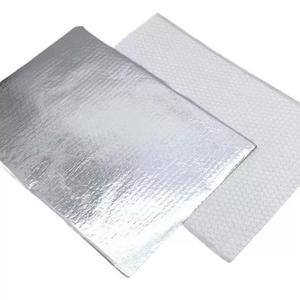 EcoRev ECO16 Hojas de Papel de Aluminio Plateado Laminado con Aislamiento Térmico y Diseño de Panal para Envolver Hamburguesas y Sándwiches Precortados - Product Image 3