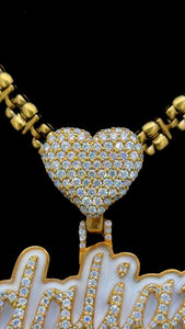 จี้เพชรแบบกำหนดเอง S925โลโก้ตัวอักษรสีเงินประดับเพชรโมอิสชุบทองสำหรับแร็ปเปอร์เคลือบเคลือบหัวใจเครื่องประดับฮิปฮอป - Product Image 5