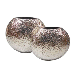 Vase à fleurs en aluminium pour la décoration culturelle de la maison, mettant en valeur des techniques d'artisanat métallique expertes - Product Image 2