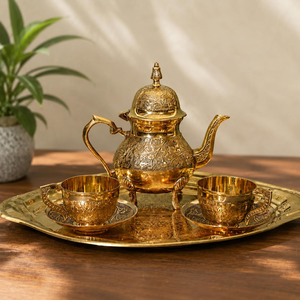 Juego de té oriental de latón con tapa, 4 tazas y bandeja, diseño floral grabado, vajilla tradicional - Product Image 3