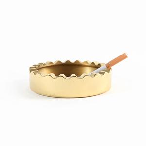 Cendrier en laiton de luxe au design élégant, idéal pour la maison, les bars, les hôtels, les restaurants et les cadeaux – Nouveauté en promotion - Product Image 1