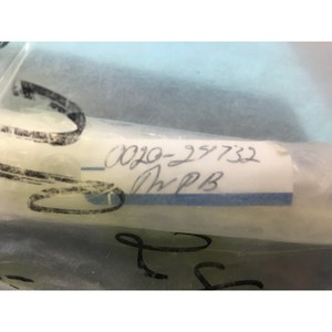 AMAT 0020-24732 ตัวหนีบกลาง, กล่องแก๊สแบบนิวแมติกด้านบน - อุปกรณ์และอะไหล่เซมิคอนดักเตอร์ระดับโลกที่เชื่อถือได้ - Product Image 1