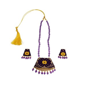 Collier en soie Muga violette très demandé, motif floral, pendentif fait main, bijoux ethniques pour femmes, disponible à la vente pour les occasions festives - Product Image 6