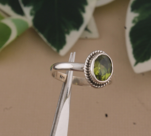 Anillo de Boda con Peridoto Natural en Forma Elegante, Plata de Ley 925, Piedra Azul Genuina, Joyería Artesanal Clásica - Product Image 2
