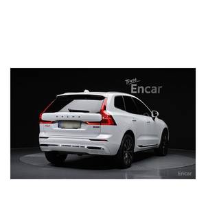 Volvo XC60 B5 Ultimate 2023 avec conduite à gauche, boîte automatique, sièges en cuir, caméra de recul, seulement 12 666 km parcourus - Product Image 2
