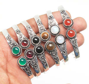 Pulsera Ajustable Plateada con 2 Piedras Redondas de Latón y Gemas Multicolores, Pulsera Casual para Mujer y Niña - Product Image 2