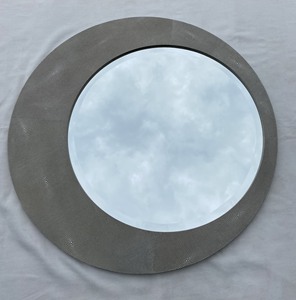 Miroir rond en résine imitation shagreen pour chambre et salon, provenant du Vietnam - Product Image 1