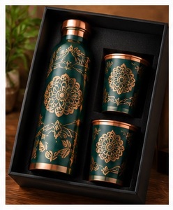 Juego de Botella de Agua de Cobre Vintage con 2 Tazas, Frasco Grabado con Hojas Florales Doradas, Caja de Regalo - Product Image 5