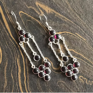Pendientes de Plata de Ley 925 de Diseño Moderno con Racimo de Granate Rojo, Joyería Antideslustre al Mejor Precio - Product Image 3