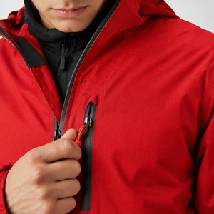 Chaqueta Bomber Roja con Capucha para Hombre, Impermeable, de Poliéster, para Otoño, con Cierre de Cremallera, Cuello Alto, Corte Regular, Bloques de Color en la Parte Delantera - Product Image 2